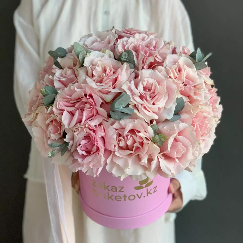 21 голландская роза с эвкалиптом в коробке